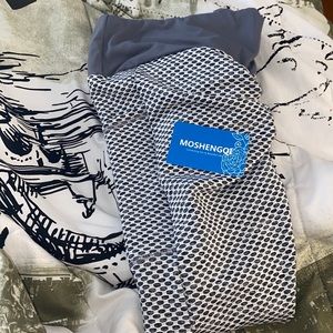 Brand new viral Amazon leggings still in bag !!!!